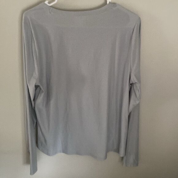 Old Navy CloudMotion Blue Gray Long Sleeve Top. Size Large. NWOT - Picture 3 of 4
